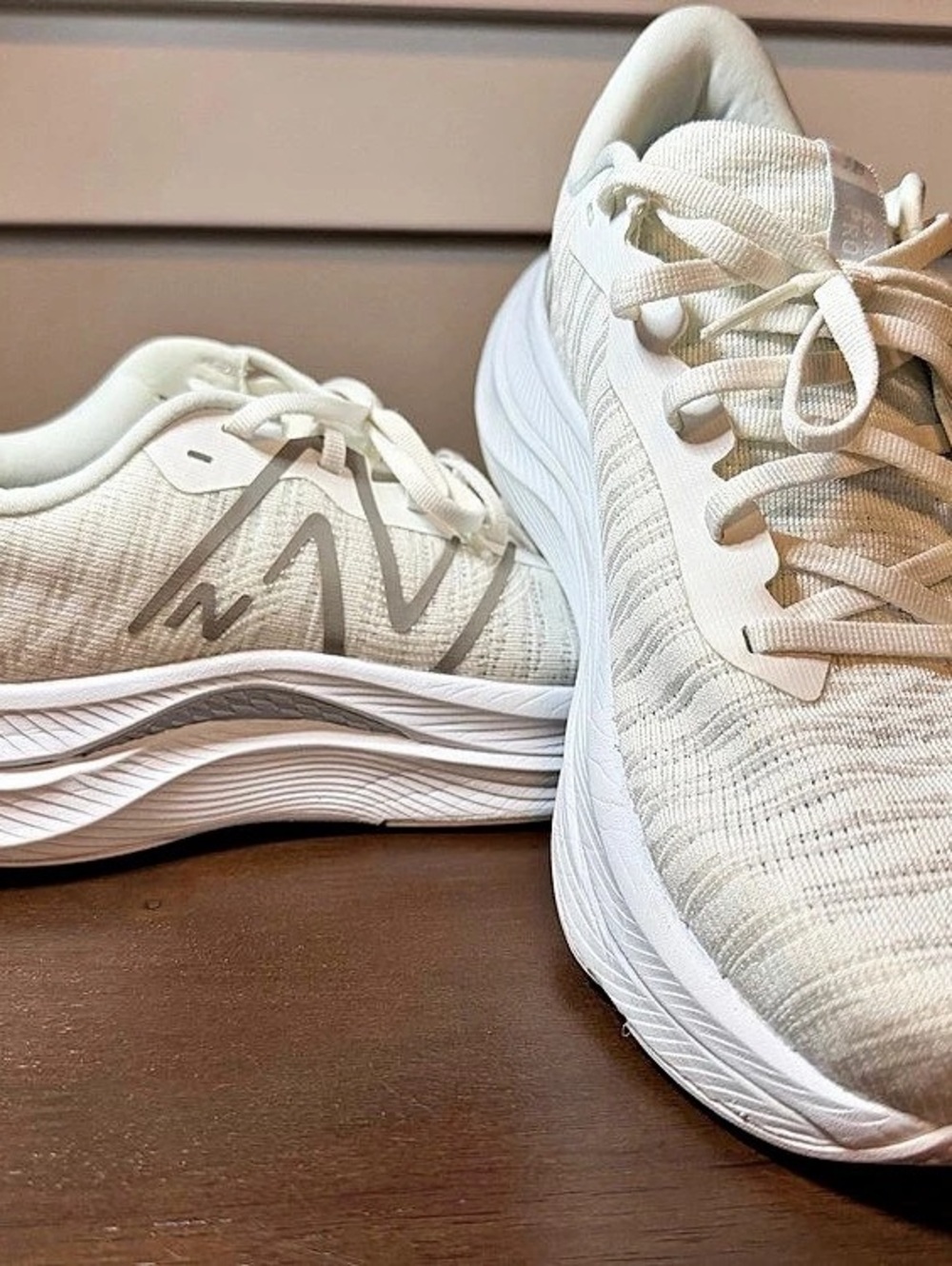 New Balance FuelCell Rebel v5 Women's Athletic Shoes US 10